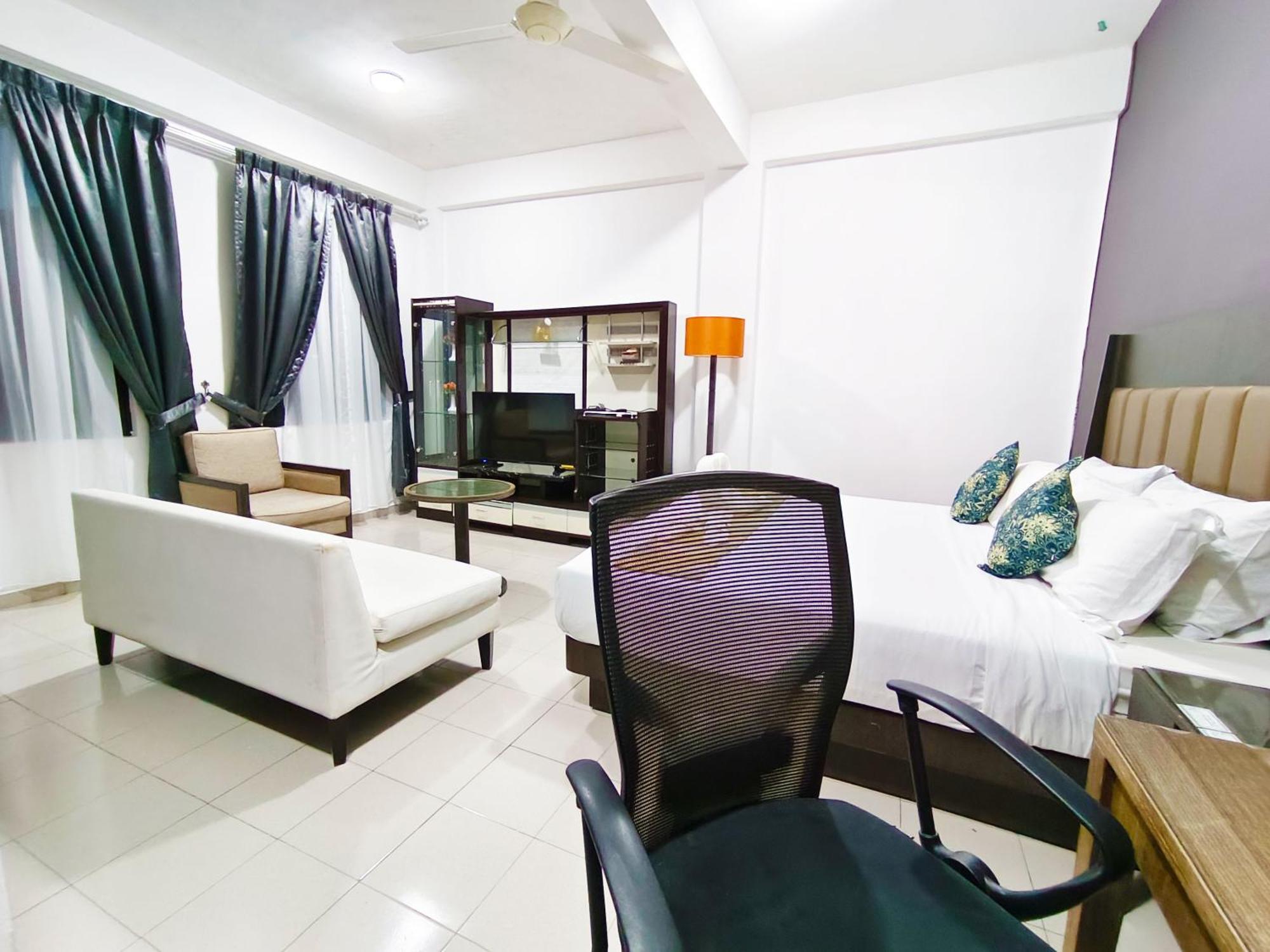 Salaam Suites Hotel โกตาบารู ภายนอก รูปภาพ